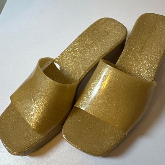 Steve Madden Harlin Open Toe Slide-On Single Strap Heeled Sandal Gold 9 - Picture 1 of 8